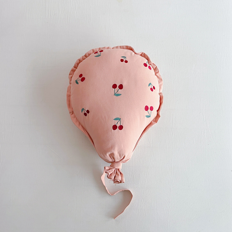 Vankúš INS štýlu — bavlnený poťah, polyesterová výplň, tlačený textil