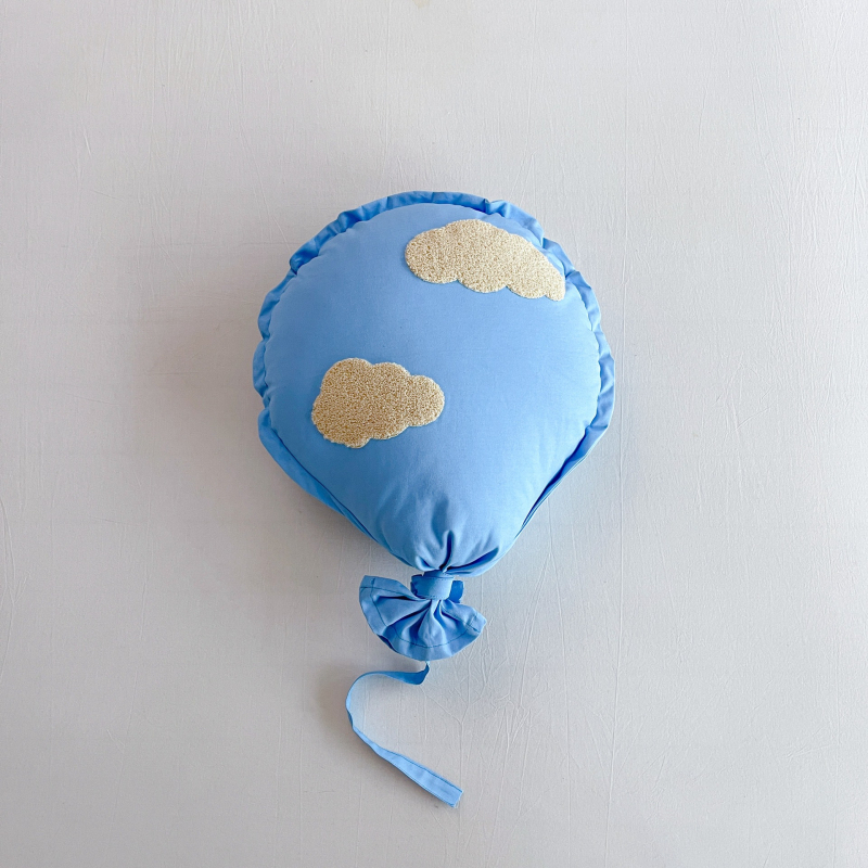 Vankúš INS štýlu — bavlnený poťah, polyesterová výplň, tlačený textil