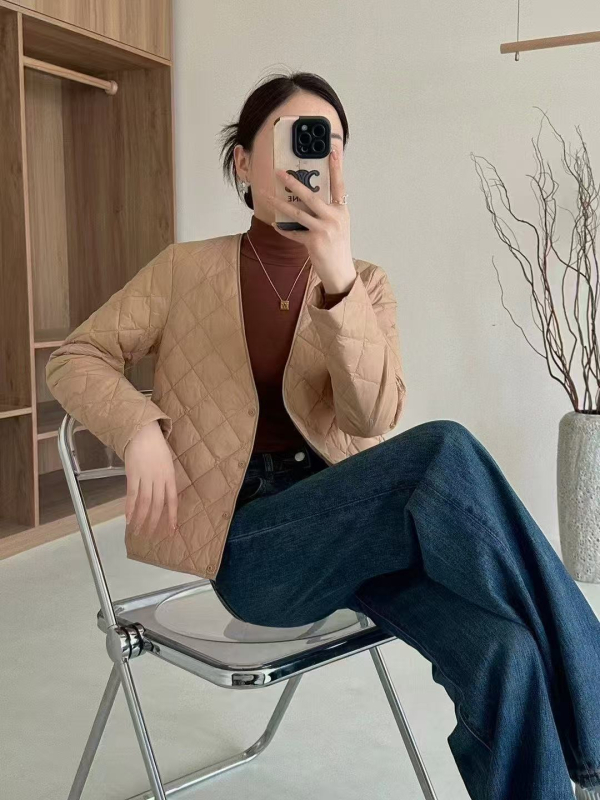 Пухено женско яке с гъши пух, тънък, полиестерна материя, V-образна яка, съдържание на пух 85–90%