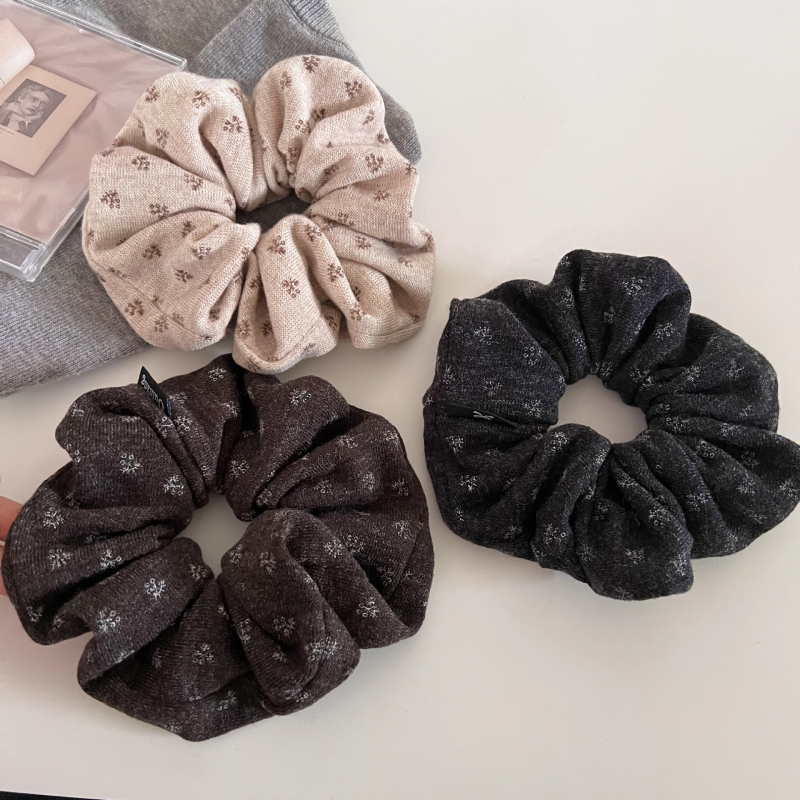 Scrunchie tricotat cu imprimeu floral mic în stil coreean pentru femei, material: țesut, tricotat, brand He Jingxi, elasticitate înaltă