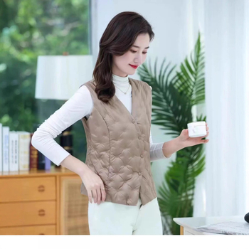 Дамски пухен жилет, тесен силует, V-образно деколте, Nylon плат, пух бял гъши 86–90%