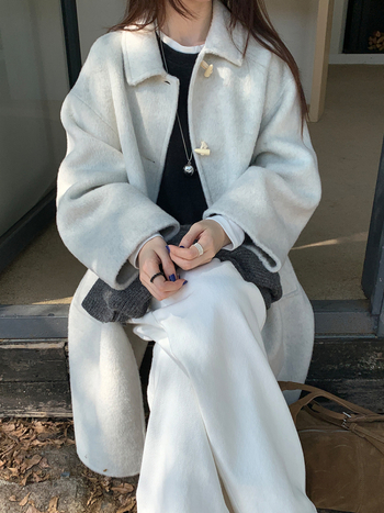 Női gyapjúkabát juhgyapjút tartalmazó, hosszú, gallérral, patentos és csatos záródás, koreai-japán stílus