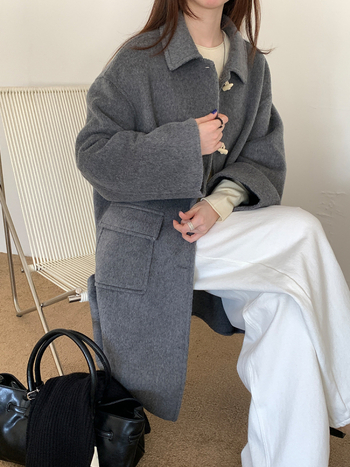 Női gyapjúkabát juhgyapjút tartalmazó, hosszú, gallérral, patentos és csatos záródás, koreai-japán stílus