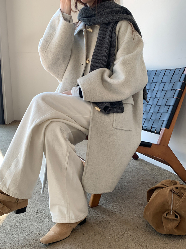 Női gyapjúkabát juhgyapjút tartalmazó, hosszú, gallérral, patentos és csatos záródás, koreai-japán stílus