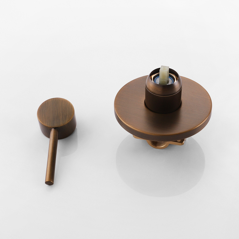 Bakreni tuš-set, ugrađen u zid, kišni način, model LE-8743, radna temperatura 0–100°C