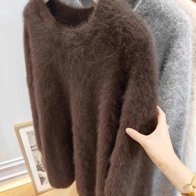 Poliészterből készült kerek nyakú pulóver, faux Mink Velvet textúrával, közepes vastagságú