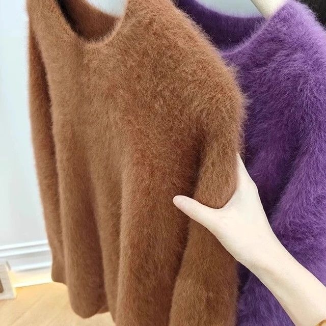 Poliészterből készült kerek nyakú pulóver, faux Mink Velvet textúrával, közepes vastagságú