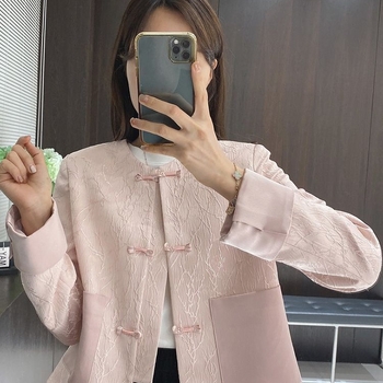 Női rövid kabát, polo gallér, chenille anyag, 90–95% Spandex, egy soros gombolás, 2025 tavasz