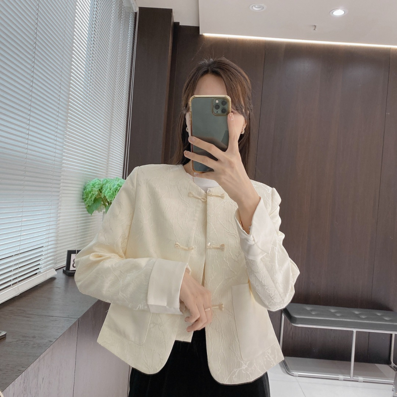 Női rövid kabát, polo gallér, chenille anyag, 90–95% Spandex, egy soros gombolás, 2025 tavasz