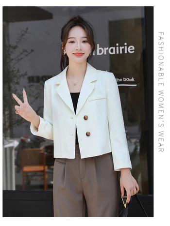 Koreai stílusú karcsúsított blézer, egysoros gombolás, kétgombos zárás, poliészter anyag, 2025-ös őszi kiadás