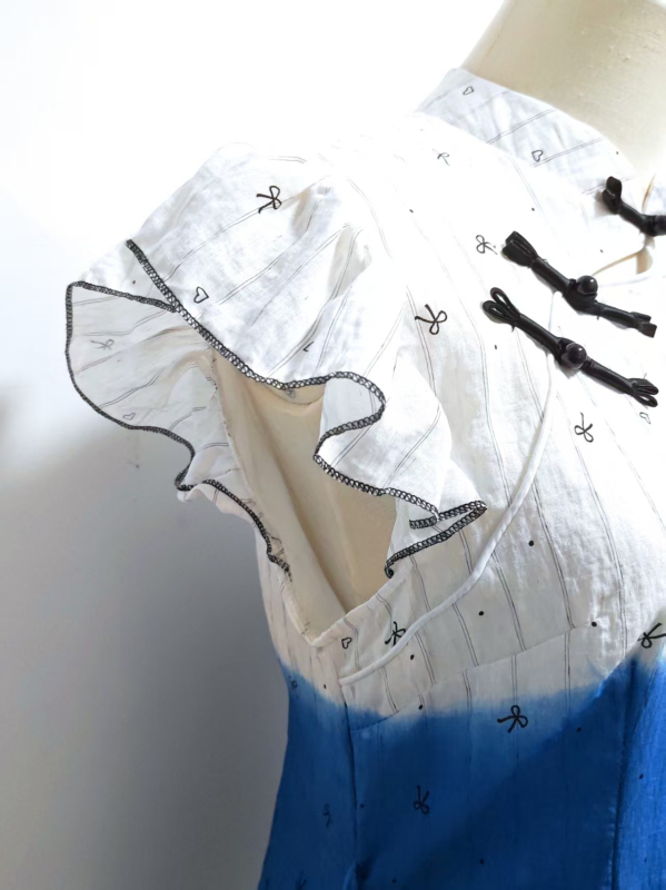 Haljina s tie-dye, patchwork stilom, dugački kroj, ovratnik u obliku slova U