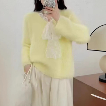 Mesterséges kasmír kötött pulóver patchwork csipkével, V-nyakú, hosszú ujjú, laza szabású, normál hossz