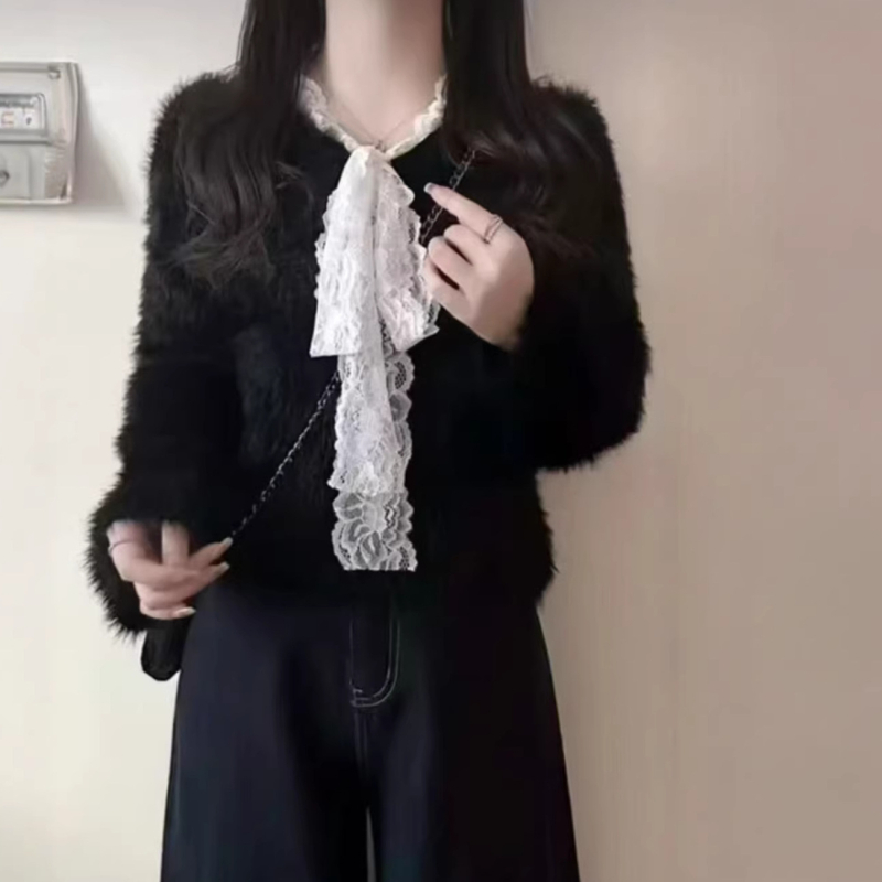 Mesterséges kasmír kötött pulóver patchwork csipkével, V-nyakú, hosszú ujjú, laza szabású, normál hossz