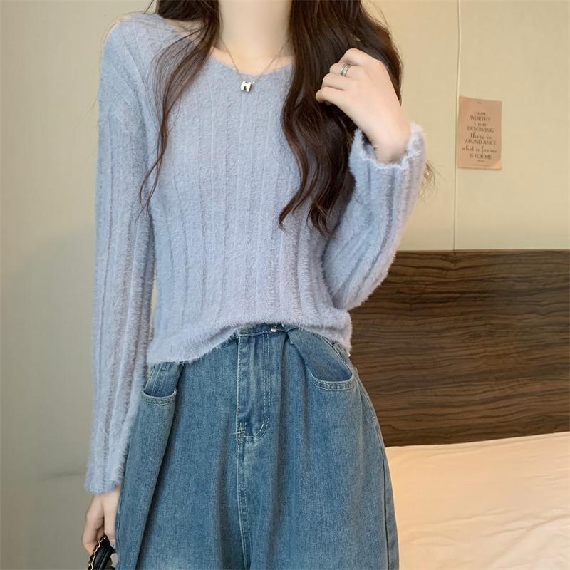 Juhgyapjúból készült kötött pulóver V-nyakkal, derekat szorító rétegző felső