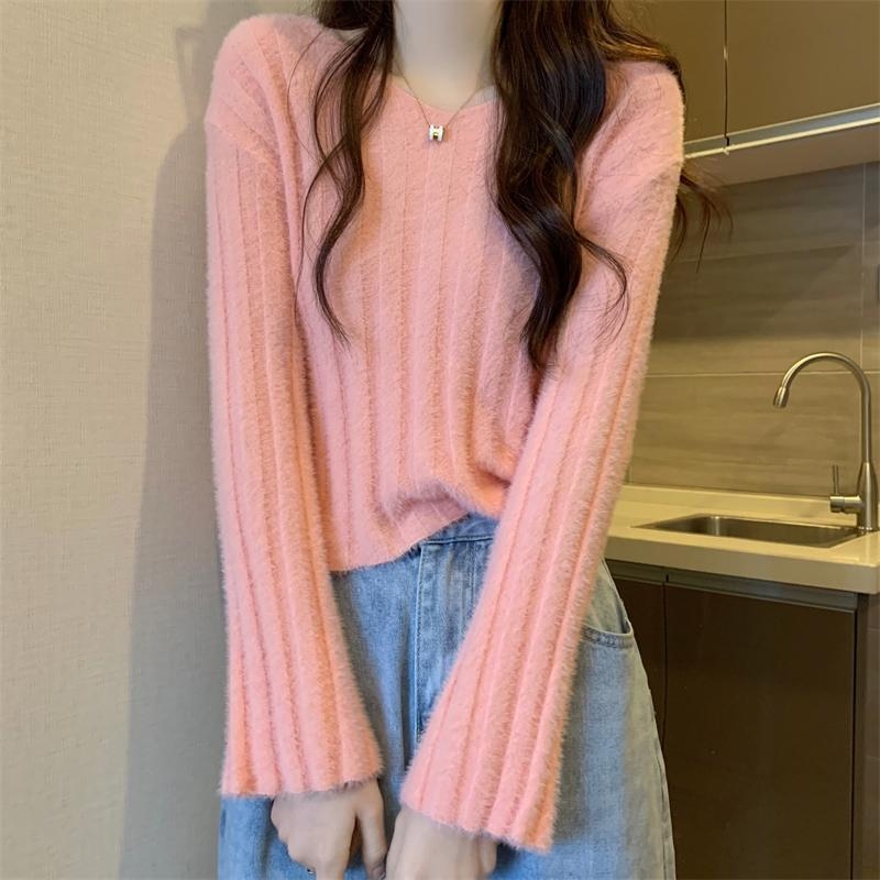 Juhgyapjúból készült kötött pulóver V-nyakkal, derekat szorító rétegző felső