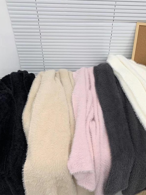 Női kardigán-pulóver mesterséges Mink anyagból, fő anyag nylon, vastag, V-nyakú