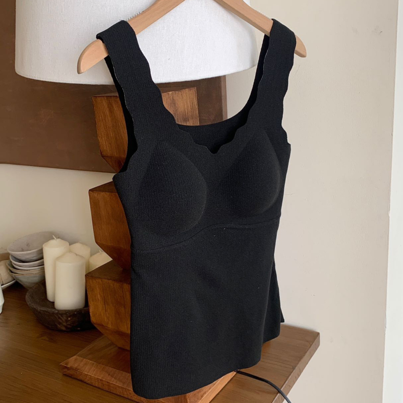 Ženski termo top s grijanjem, Spandex materijal, ugrađene košarice, V-dekolte, jedan sloj, 201–250 g/m²