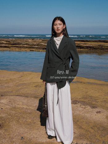 Дамско сако с прав силует от Tencel Lyocell (70-80% Lyocell; средна дължина; дълги ръкави; еднобортово)