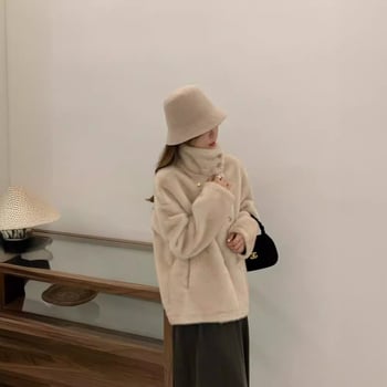 Mesterséges szőrme kabát, butik minőség, OEM/ODM feldolgozás, japán és koreai stílus, szőrme és hímzés (Mesterséges szőrme; Hímzés; OEM/ODM; Japán és Koreai stílus)