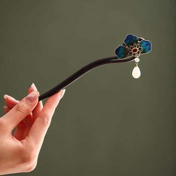 Fa virággal díszített hajcsat, selyem velúr betéttel – etnikus stílusú fejfedő