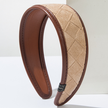 Bandă pentru păr texturată în piele, model pătrățos, lucrată manual, margine lată, accesorii de modă pentru femei, primăvara 2025