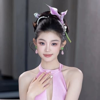 Perlena ukosnica za kosu – cvjetni dizajn u Mori stilu, proljeće 2025