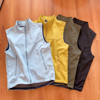 Soft shell prsluk s kapuljačom, slim fit, stojeći ovratnik, dvostruko zatvaranje, pamuk-mješavina tkanine, proljeće 2025