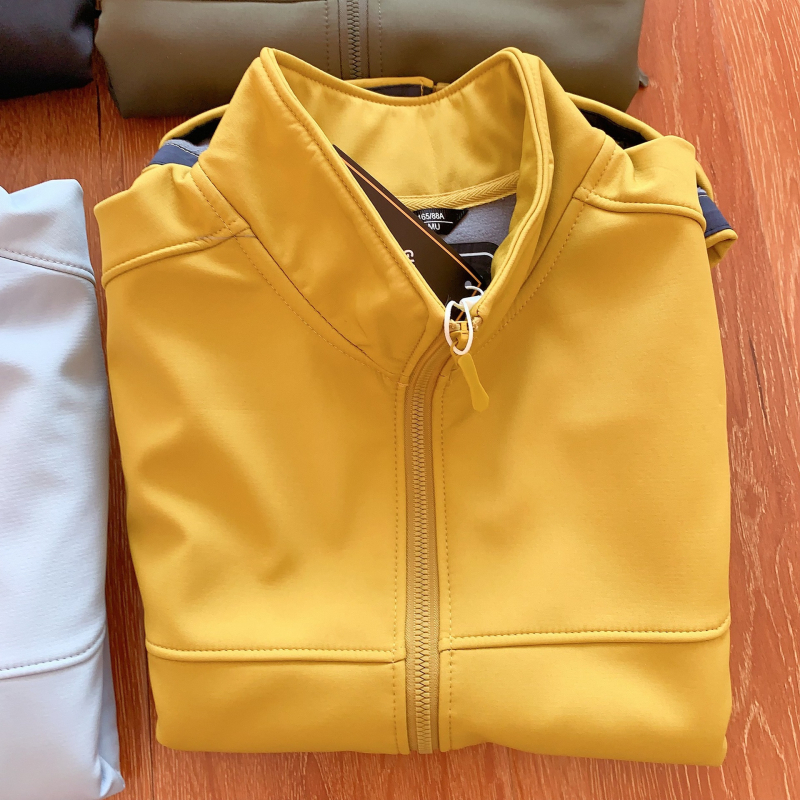 Soft shell prsluk s kapuljačom, slim fit, stojeći ovratnik, dvostruko zatvaranje, pamuk-mješavina tkanine, proljeće 2025