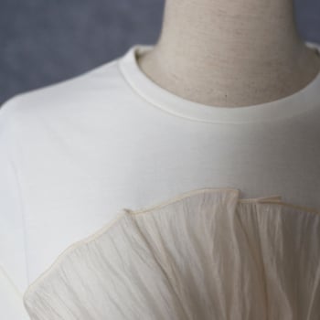 Персонализирана тениска с неправилна форма, къс ръкав — пробни образци; плат: химическо влакно и плетен памук; обработка: OEM, пробно и чертежно; пробен цикъл 3–5 дни; капацитет 50 бр/ден