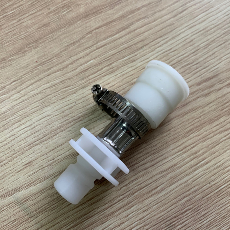 Adapter za vodni ulaz perilice rublja, model 010J, plastični, 1 MP, 40°C, montaža stezaljkom