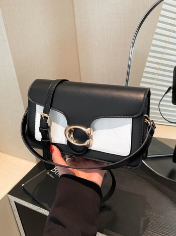 PU crossbody torba, horizontalni kvadratni oblik, zatvoren otvor, jedna naramenica, PU podstava
