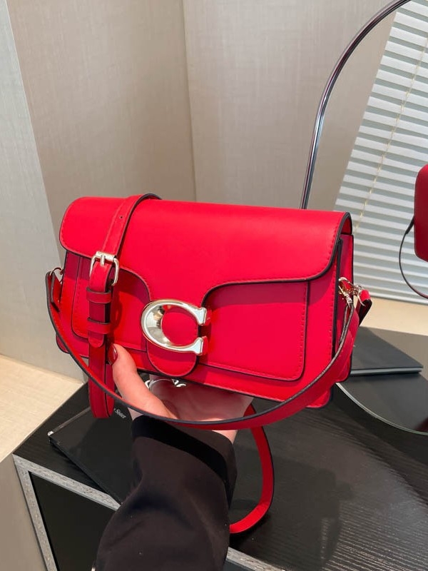 PU crossbody torba, horizontalni kvadratni oblik, zatvoren otvor, jedna naramenica, PU podstava
