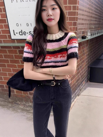 Gyapjú pulóver, szivárványos mintával, kézzel kötött, lámpás ujjú, kerek nyakú, vastag kötés