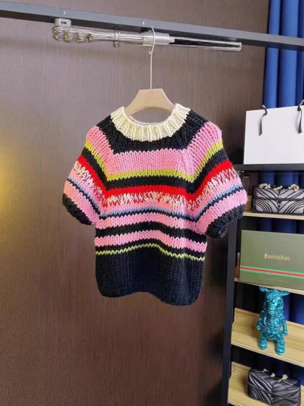 Gyapjú pulóver, szivárványos mintával, kézzel kötött, lámpás ujjú, kerek nyakú, vastag kötés