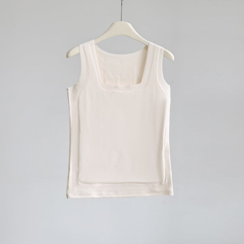 Ženska termalna vesta s tri sloja izolacije i podstavom od velvet mousse, baza od viskoze, debljina 201-250 g/m2, zaštita struka i leđa