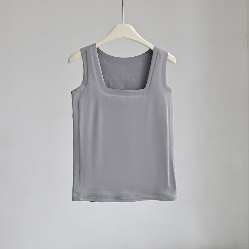 Ženska termalna vesta s tri sloja izolacije i podstavom od velvet mousse, baza od viskoze, debljina 201-250 g/m2, zaštita struka i leđa