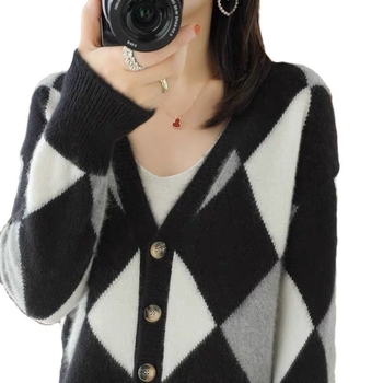 Πλεκτή ζακέτα – OEM προσαρμογή, δειγματοληπτική παραγωγή, μικρές παρτίδες, υφασμα πλεξίματος υψηλής ποιότητας, δυναμικότητα παραγωγής έως 10.000 τεμάχια