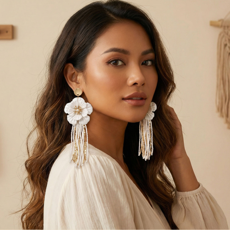 Обeци – флорална стилизация, пискюлна висулка, ушни игли от сребро 925, смесени материали, емалово покритие