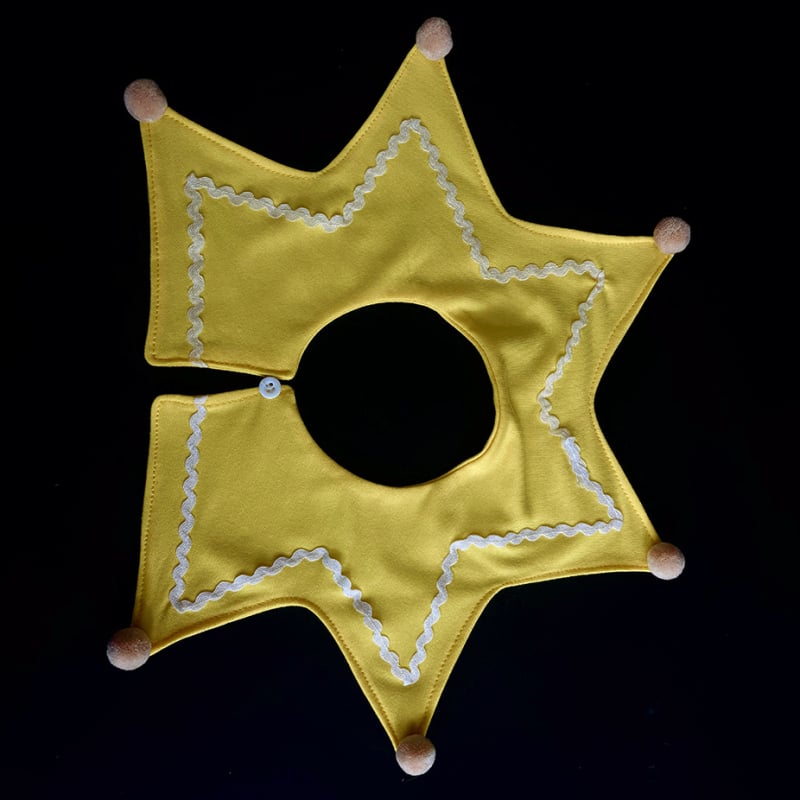 Σαλιάρα μωρών με θέμα Μίνιον – βαμβακερή, ρυθμιζόμενος λαιμός, τέσσερις εποχές, περιεκτικότητα σε βαμβάκι 71–80%, κυκλοφορία χειμωνιάτικη 2025