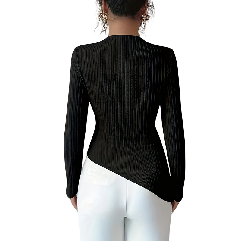 Női kötött felső V-nyakkal, rövid ujjú, szív minta, fém gombbal, poliészter anyagból