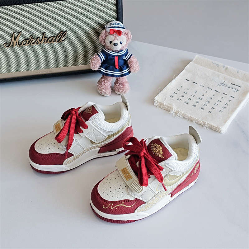 Gyerekeknek szóló uniszex könnyű, alacsony felső részű sportcipő Velcro-zárással, Ultra-fiber bőrfelsőrész, gumitalp