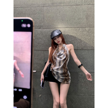 Ženski halter top s uzorkom zmije u postapokaliptičnom stilu, jesen 2024, poliester tkanina, sadržaj poliester 90–95%.