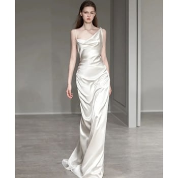 Сватбена рокля с рибена опашка за външна фотосесия - сатен, без ръкави, дълга пола, талия със средна височина