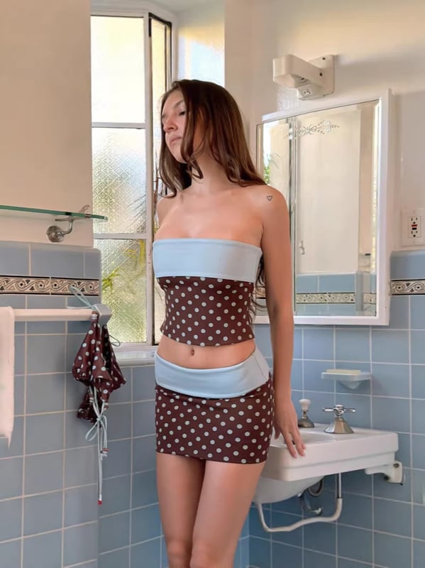 Ženski bustier top s točkastim uzorkom, halter vrat, leđa bez naramenica, kratka duljina, slim fit, poliester-spandeks mješavina