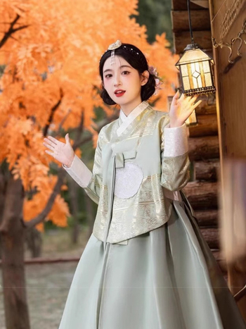 Tradicionalni korejski hanbok za žene — Yanji stil, za scenske nastupe i putničke fotografije, poliester 95%+, zima 2024