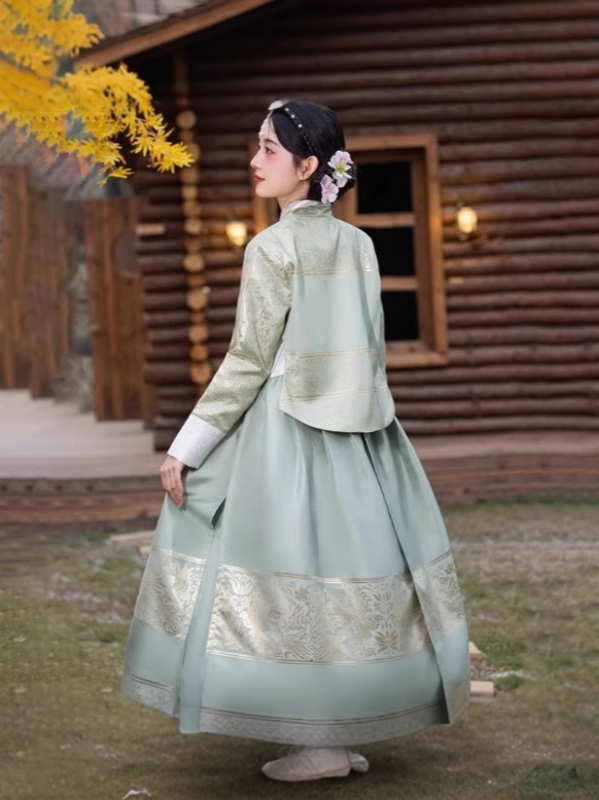 Tradicionalni korejski hanbok za žene — Yanji stil, za scenske nastupe i putničke fotografije, poliester 95%+, zima 2024