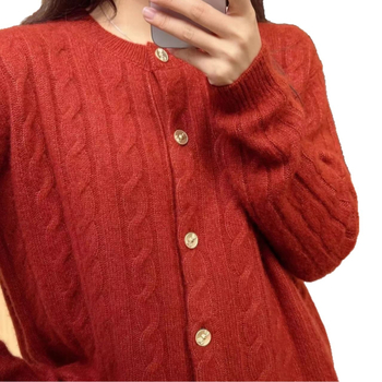 Дамски кашмирен кардиган - свободен силует, къса дължина, кръгло деколте, мерсеризирана тъкан, едноредово закопчаване