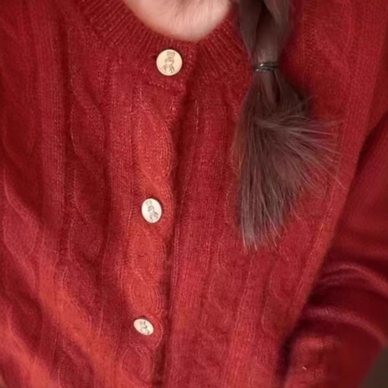 Дамски кашмирен кардиган - свободен силует, къса дължина, кръгло деколте, мерсеризирана тъкан, едноредово закопчаване