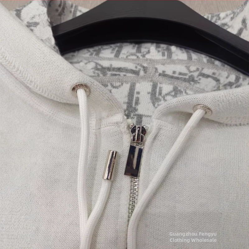 Kardigán s kapucňou a zipsom, dvojstranne potlačený rombový vzor