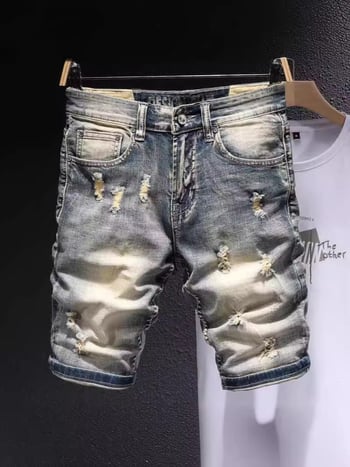 Muške traper šorke, rastezljivi denim od pamuka, s patch-ovima istrošenog izgleda, straight kroj, ljetni street style